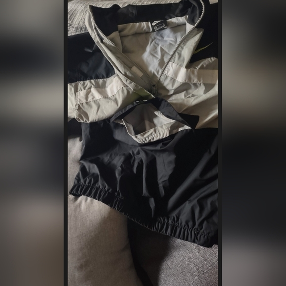 Vintage NikeAir Windbreaker / Rain Jacket Small - Picture 2 of 4